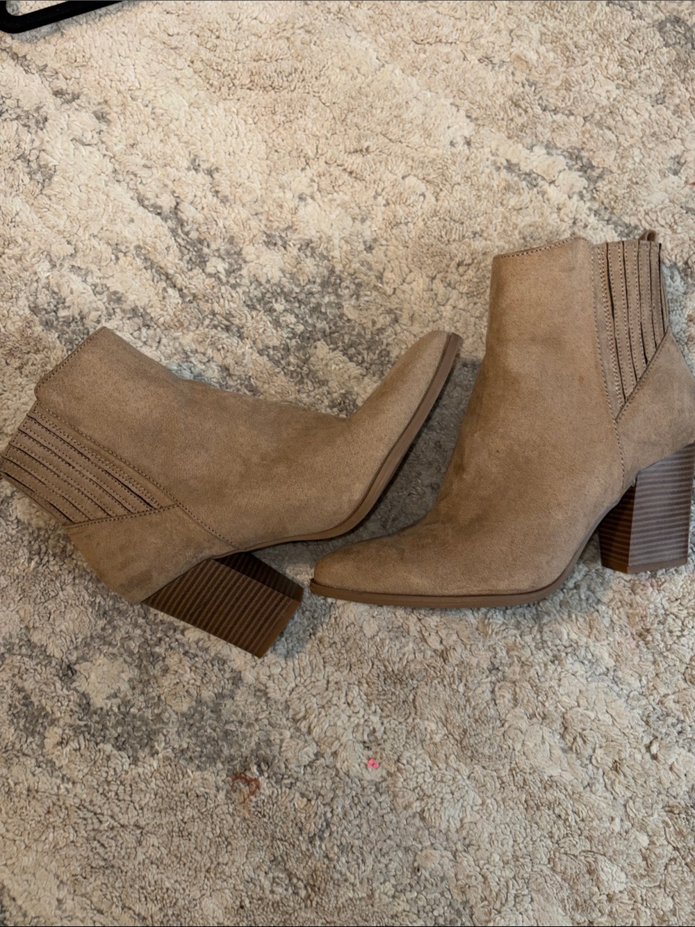 OFFERS OPEN! Women’s size 7.5 tan ankle bootie JustFab Taupe Suede Ankle Booties